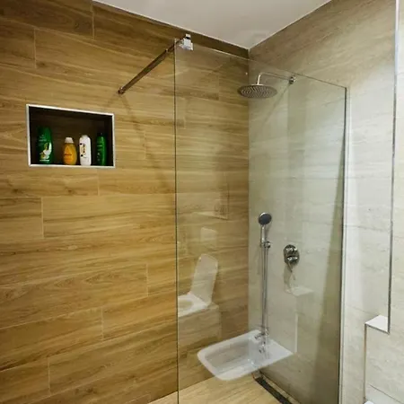 Gloria New Bazaar Apartman *