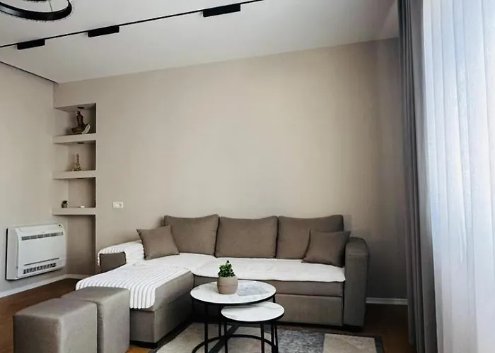 Gloria New Bazaar Apartment Tirana