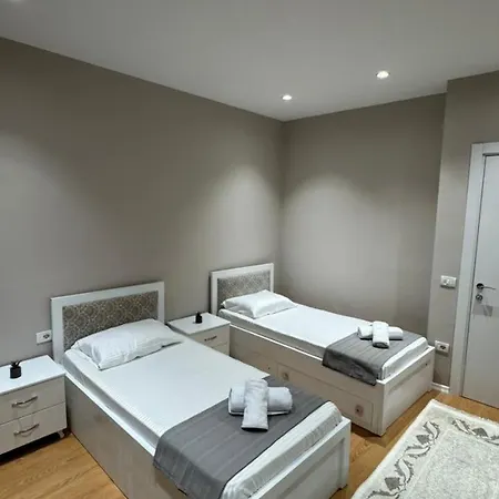 Gloria New Bazaar Apartmán Tirana
