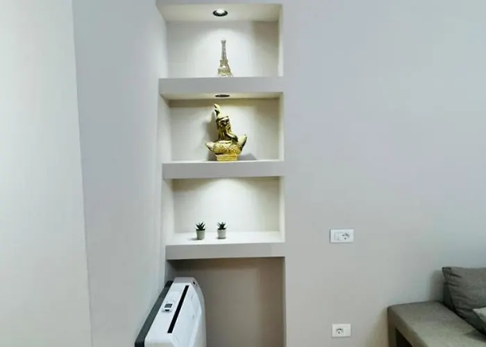 Gloria New Bazaar * تيرانا